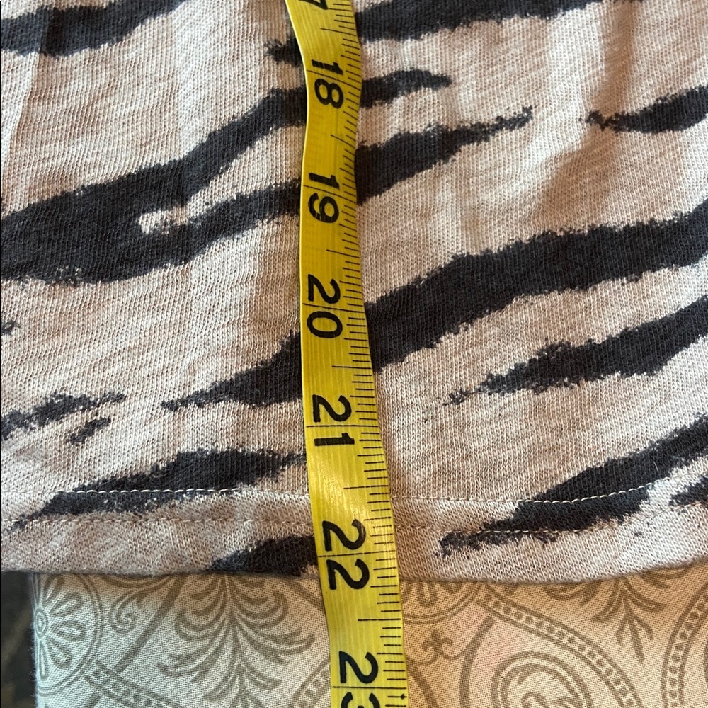 NWT New Rails The Fitted Crew Watercolor Tiger Stripe T-Shirt Tee Top Blouse XS - Picture 5 of 9